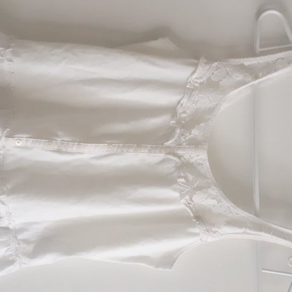 Gilly Hicks Tank Top Ruffles - Picture 7 of 7